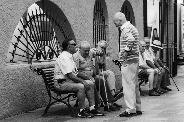 Männer auf dem Markt.jpg